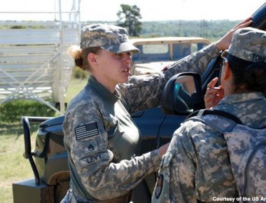 Σάλος στις ΗΠΑ με γυμνές φωτογραφίες γυναικών που υπηρετούν στις αμερικανικές ένοπλες δυνάμεις
